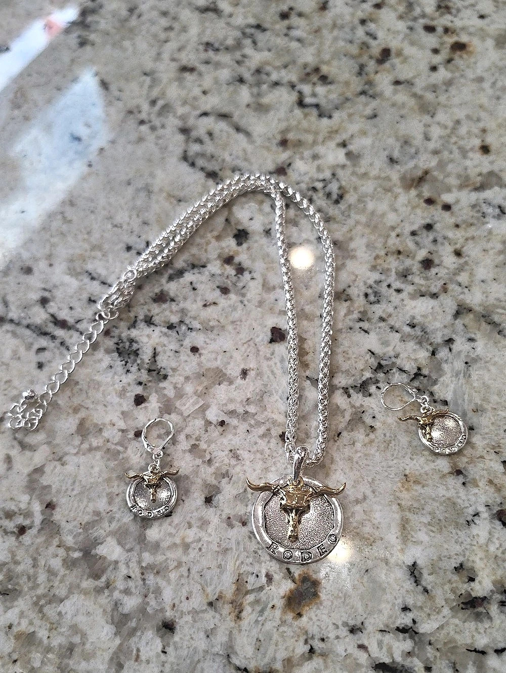 CINCO RANCH Two-Tone Longhorn Pendant Jewelry Set